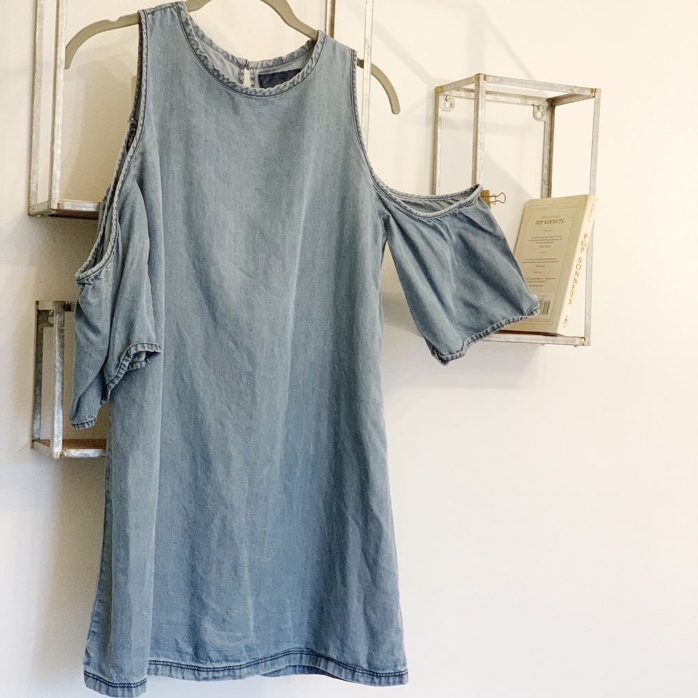 Denim Cut-Out sleeve Dress!